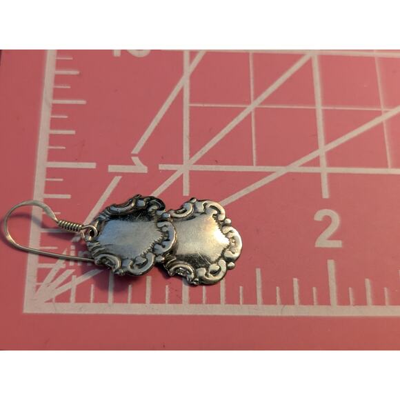 Sterling Silver Victorian Revival Luggage Tag Repousse Stud Dangle - Picture 3 of 5